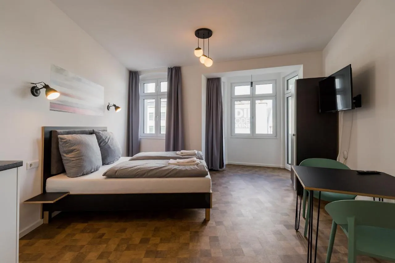 Nena Apartments Hermannplatz Berlin 3*,